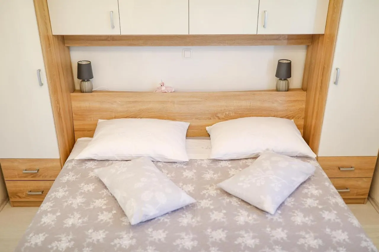 Holiday Home Ana Poljana  Poljana (Ugljan)