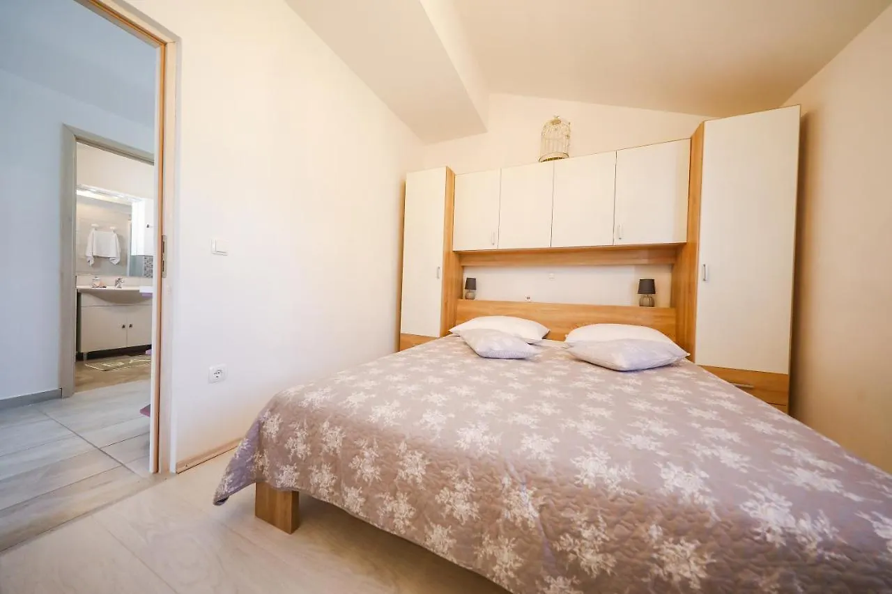 Holiday Home Ana Poljana  0*, Poljana (Ugljan)