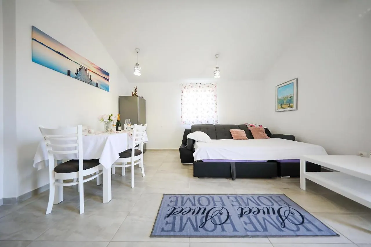 Holiday Home Ana Poljana  Poljana (Ugljan)